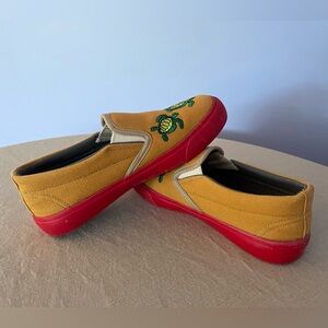 Naturistic kids sneakers turtles